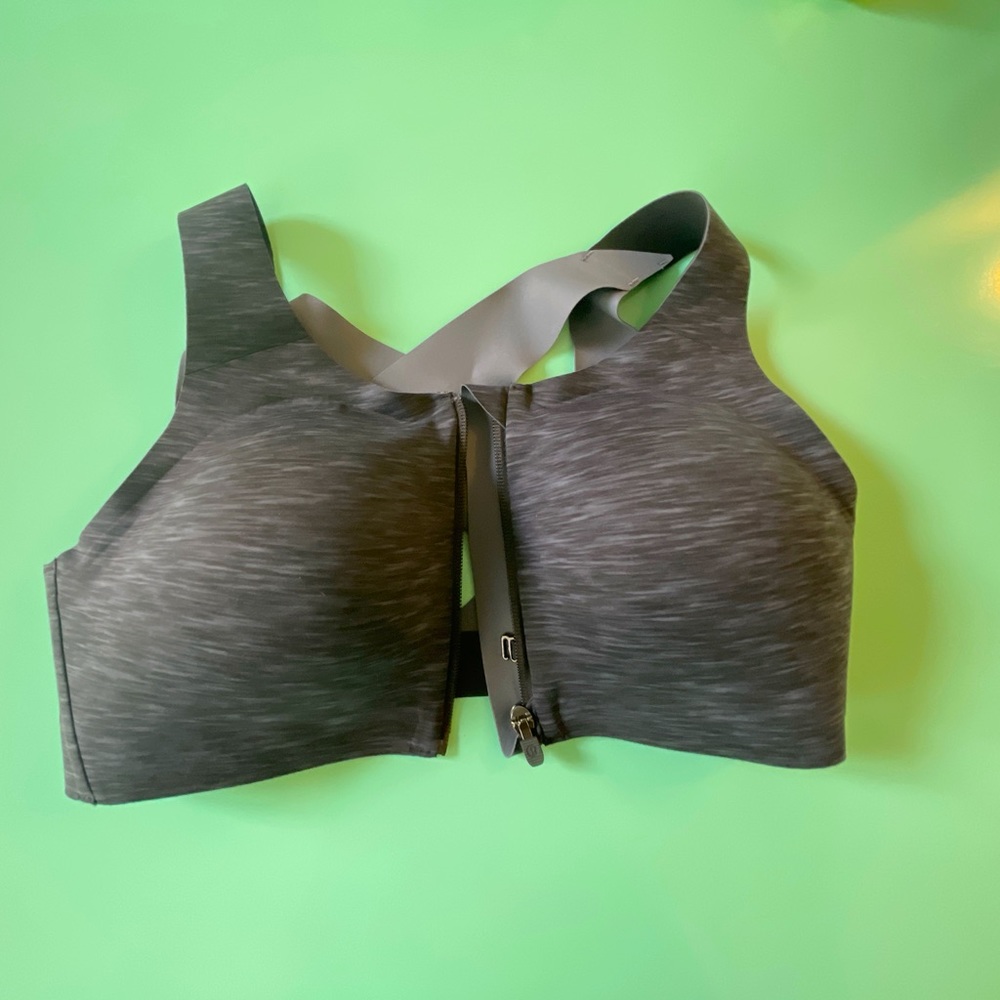 Lululemon Enlite Front Zip Bra 36d dark gray